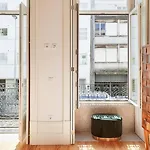 Apartment Classic Loft In Fully Renewed Building At Batalha Porto