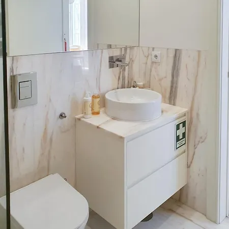 アパート Classic Loft In Fully Renewed Building At Batalha ポルト
