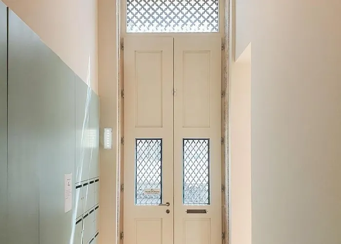 Classic Loft In Fully Renewed Building At Batalha *